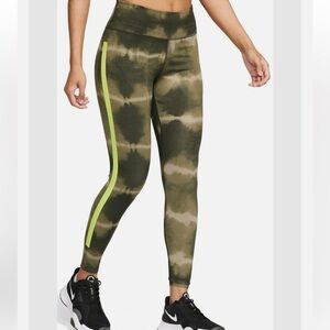Nike Women's One Luxe Sequoia/Green Training Leggings Small